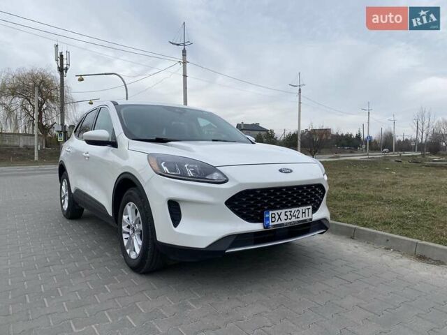Белый Форд Эскейп, объемом двигателя 1.5 л и пробегом 87 тыс. км за 15900 $, фото 1 на Automoto.ua