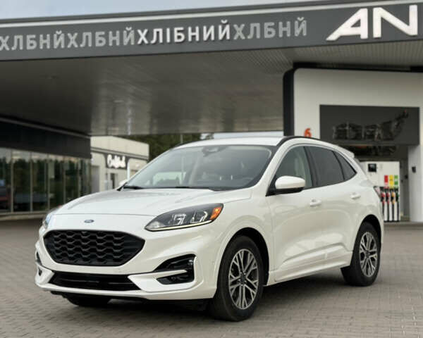 Белый Форд Эскейп, объемом двигателя 0 л и пробегом 103 тыс. км за 17999 $, фото 1 на Automoto.ua