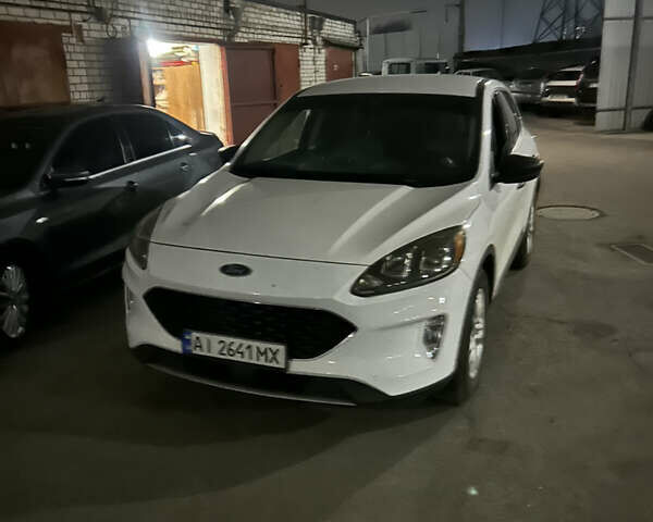 Білий Форд Ескейп, об'ємом двигуна 1.5 л та пробігом 36 тис. км за 16300 $, фото 1 на Automoto.ua