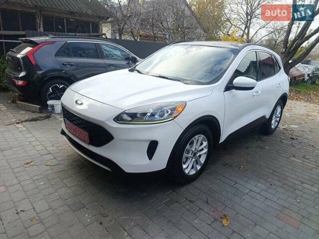 Білий Форд Ескейп, об'ємом двигуна 1.5 л та пробігом 110 тис. км за 15500 $, фото 1 на Automoto.ua