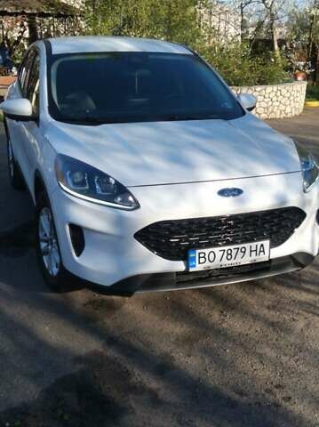 Белый Форд Эскейп, объемом двигателя 1.5 л и пробегом 149 тыс. км за 15000 $, фото 1 на Automoto.ua