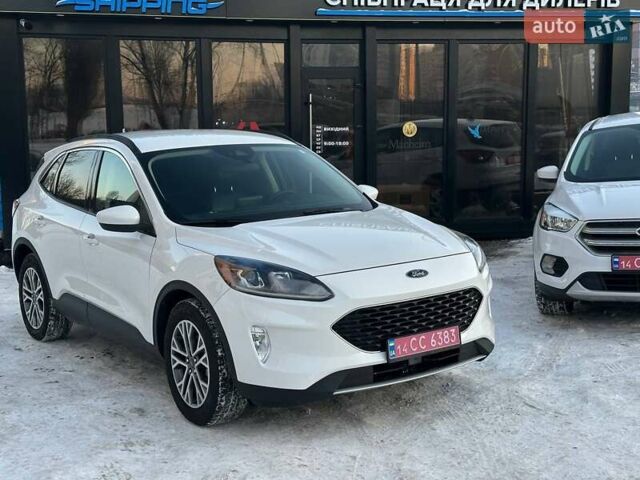 Білий Форд Ескейп, об'ємом двигуна 1.5 л та пробігом 100 тис. км за 17700 $, фото 1 на Automoto.ua