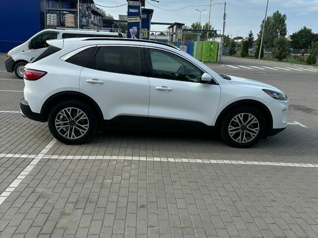 Белый Форд Эскейп, объемом двигателя 1.5 л и пробегом 196 тыс. км за 13200 $, фото 1 на Automoto.ua