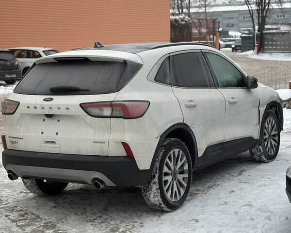 Белый Форд Эскейп, объемом двигателя 2 л и пробегом 92 тыс. км за 13900 $, фото 1 на Automoto.ua