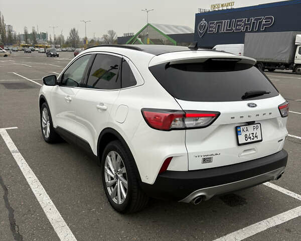 Белый Форд Эскейп, объемом двигателя 2.49 л и пробегом 62 тыс. км за 30000 $, фото 1 на Automoto.ua