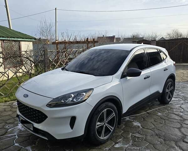 Белый Форд Эскейп, объемом двигателя 1.5 л и пробегом 22 тыс. км за 19999 $, фото 1 на Automoto.ua