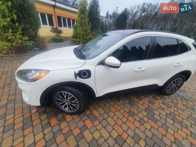 Белый Форд Эскейп, объемом двигателя 2.5 л и пробегом 15 тыс. км за 24500 $, фото 1 на Automoto.ua