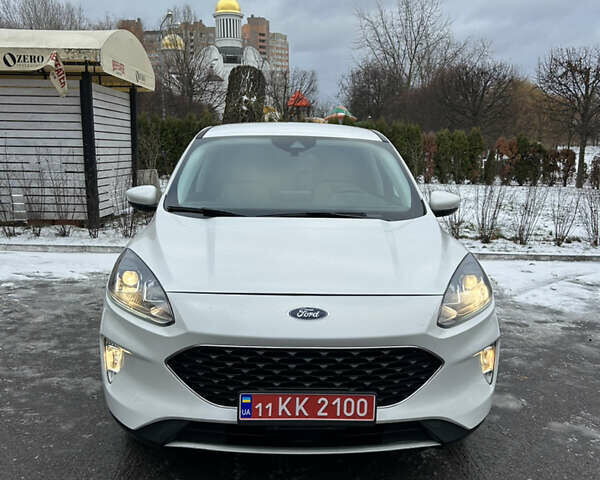 Білий Форд Ескейп, об'ємом двигуна 1.5 л та пробігом 32 тис. км за 16300 $, фото 1 на Automoto.ua