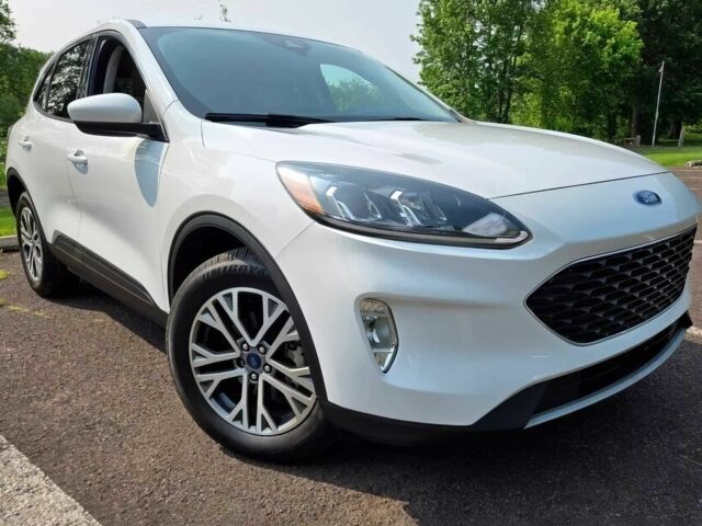 Білий Форд Ескейп, об'ємом двигуна 2 л та пробігом 24 тис. км за 16200 $, фото 1 на Automoto.ua