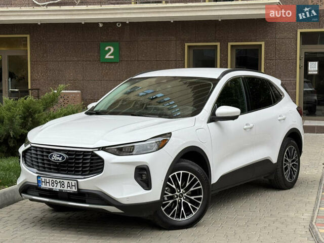 Білий Форд Ескейп, об'ємом двигуна 2.5 л та пробігом 120 тис. км за 26900 $, фото 1 на Automoto.ua