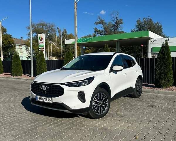 Белый Форд Эскейп, объемом двигателя 2.49 л и пробегом 120 тыс. км за 26500 $, фото 1 на Automoto.ua