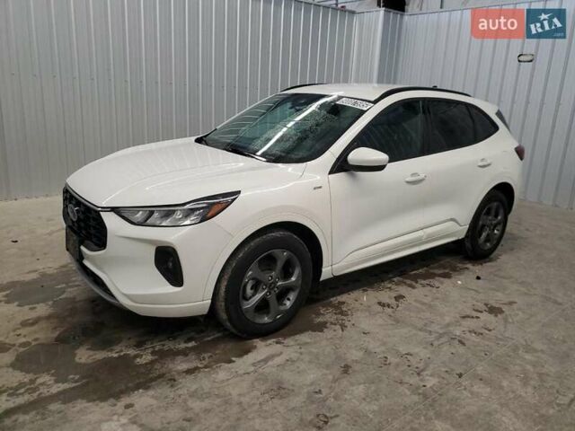 Белый Форд Эскейп, объемом двигателя 2.5 л и пробегом 27 тыс. км за 9300 $, фото 1 на Automoto.ua