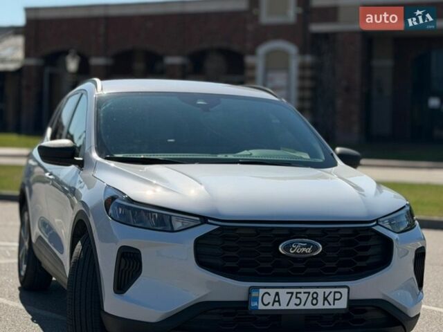 Білий Форд Ескейп, об'ємом двигуна 1.5 л та пробігом 25 тис. км за 22700 $, фото 1 на Automoto.ua