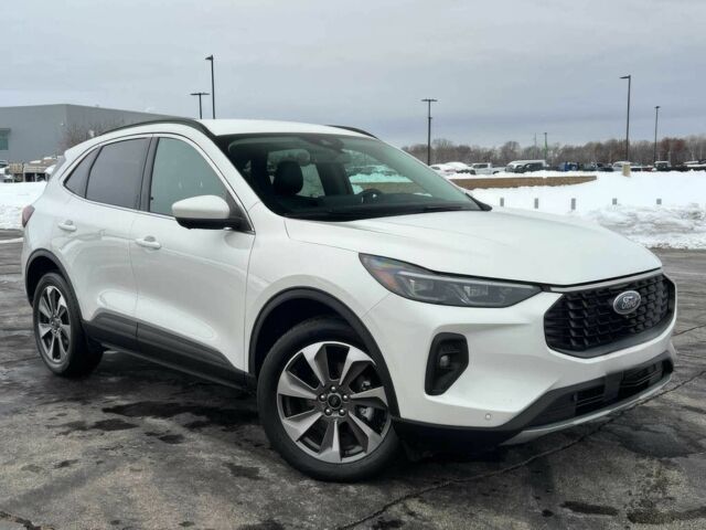 Білий Форд Ескейп, об'ємом двигуна 2 л та пробігом 27 тис. км за 9200 $, фото 1 на Automoto.ua