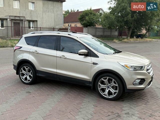 Форд Эскейп 2016 в Черкассах на Automoto.ua Бежевый Форд Эскейп, объемом двигателя 2 л и пробегом 187 тыс. км за 13299 $, фото 1 на Automoto.ua