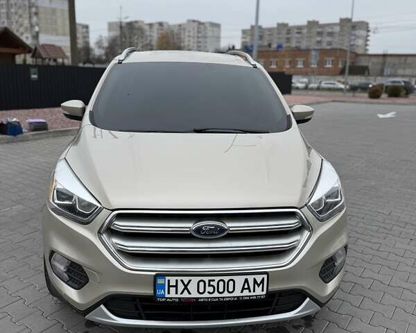 Бежевый Форд Эскейп, объемом двигателя 2 л и пробегом 118 тыс. км за 14000 $, фото 1 на Automoto.ua