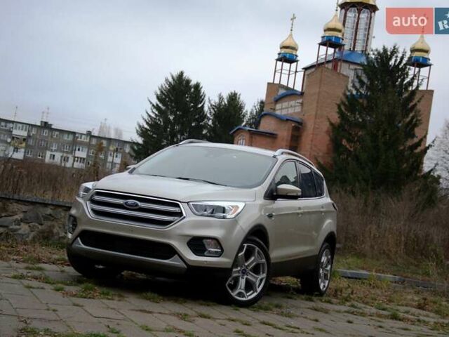 Бежевый Форд Эскейп, объемом двигателя 2 л и пробегом 141 тыс. км за 14900 $, фото 1 на Automoto.ua