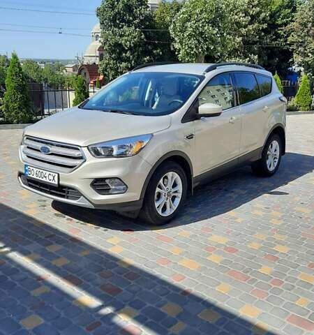 Бежевий Форд Ескейп, об'ємом двигуна 1.5 л та пробігом 85 тис. км за 13500 $, фото 1 на Automoto.ua