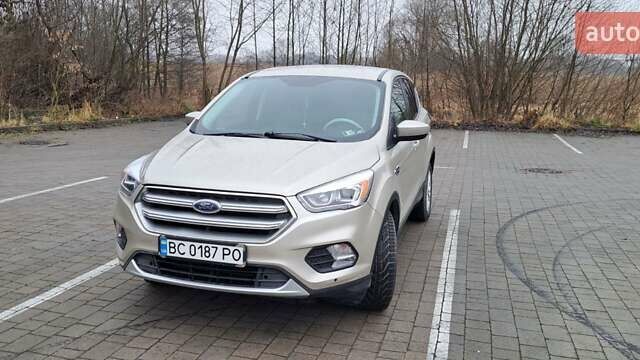 Бежевий Форд Ескейп, об'ємом двигуна 1.5 л та пробігом 146 тис. км за 12800 $, фото 1 на Automoto.ua