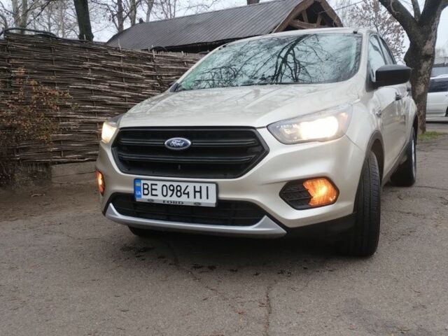 Бежевый Форд Эскейп, объемом двигателя 2.5 л и пробегом 43 тыс. км за 13900 $, фото 1 на Automoto.ua