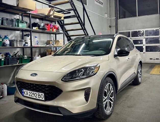 Бежевый Форд Эскейп, объемом двигателя 1.5 л и пробегом 72 тыс. км за 19300 $, фото 1 на Automoto.ua