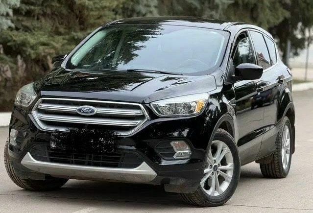 Черный Форд Эскейп, объемом двигателя 0 л и пробегом 99 тыс. км за 9800 $, фото 1 на Automoto.ua