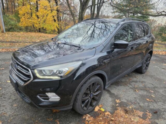 Черный Форд Эскейп, объемом двигателя 1.5 л и пробегом 70 тыс. км за 15000 $, фото 1 на Automoto.ua