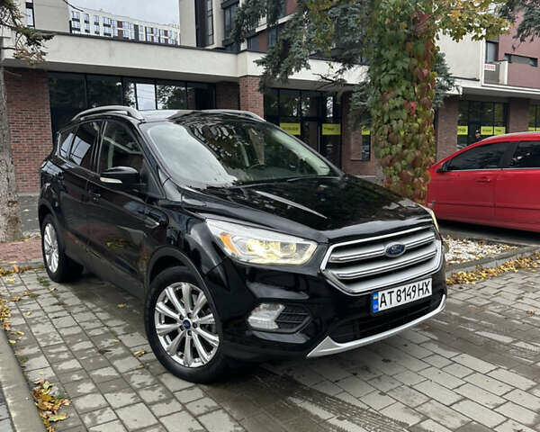 Чорний Форд Ескейп, об'ємом двигуна 2 л та пробігом 208 тис. км за 10700 $, фото 1 на Automoto.ua