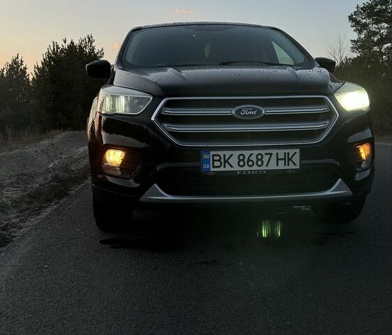 Чорний Форд Ескейп, об'ємом двигуна 1.5 л та пробігом 240 тис. км за 7303 $, фото 1 на Automoto.ua