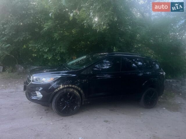 Чорний Форд Ескейп, об'ємом двигуна 1.5 л та пробігом 152 тис. км за 11000 $, фото 1 на Automoto.ua