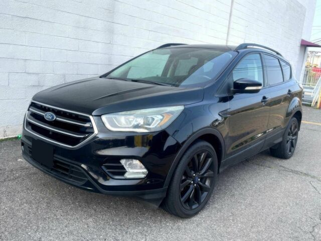 Форд Эскейп 2017 в Днепре (Днепропетровске) на Automoto.ua Черный Форд Эскейп, объемом двигателя 2 л и пробегом 66 тыс. км за 6000 $, фото 1 на Automoto.ua