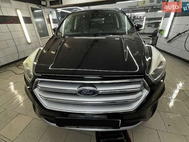 Чорний Форд Ескейп, об'ємом двигуна 2 л та пробігом 106 тис. км за 9999 $, фото 1 на Automoto.ua