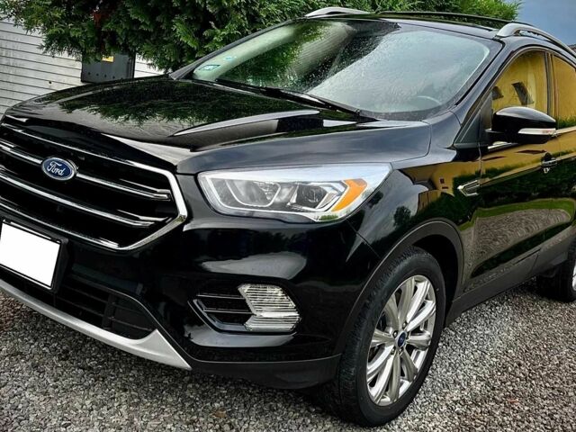 Чорний Форд Ескейп, об'ємом двигуна 2 л та пробігом 137 тис. км за 7200 $, фото 1 на Automoto.ua