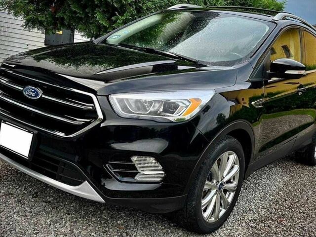 Черный Форд Эскейп, объемом двигателя 2 л и пробегом 134 тыс. км за 8400 $, фото 1 на Automoto.ua