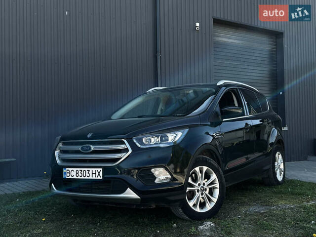 Черный Форд Эскейп, объемом двигателя 2 л и пробегом 161 тыс. км за 12199 $, фото 1 на Automoto.ua