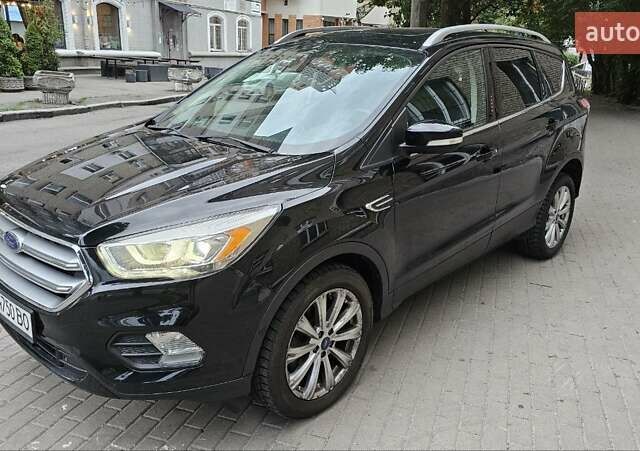 Черный Форд Эскейп, объемом двигателя 2 л и пробегом 89 тыс. км за 15100 $, фото 1 на Automoto.ua