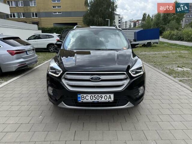 Черный Форд Эскейп, объемом двигателя 2 л и пробегом 91 тыс. км за 15500 $, фото 1 на Automoto.ua