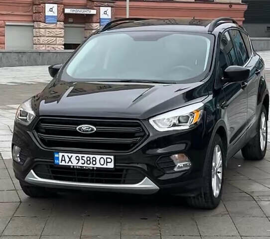 Чорний Форд Ескейп, об'ємом двигуна 1.5 л та пробігом 82 тис. км за 14999 $, фото 1 на Automoto.ua