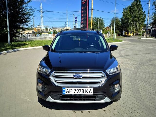 Чорний Форд Ескейп, об'ємом двигуна 1.5 л та пробігом 79 тис. км за 13600 $, фото 1 на Automoto.ua