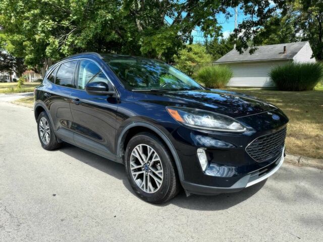 Черный Форд Эскейп, объемом двигателя 1.5 л и пробегом 18 тыс. км за 12300 $, фото 1 на Automoto.ua