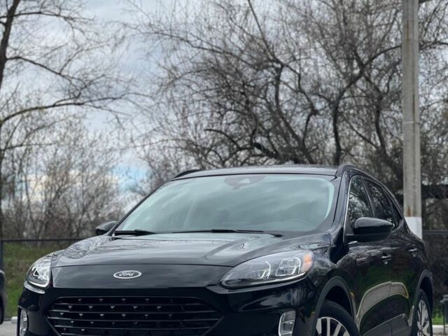 Черный Форд Эскейп, объемом двигателя 0 л и пробегом 57 тыс. км за 19300 $, фото 1 на Automoto.ua