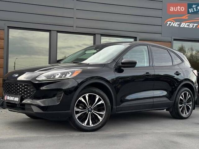 Чорний Форд Ескейп, об'ємом двигуна 2 л та пробігом 31 тис. км за 22900 $, фото 1 на Automoto.ua