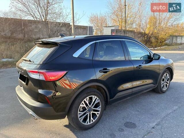 Чорний Форд Ескейп, об'ємом двигуна 1.5 л та пробігом 32 тис. км за 19500 $, фото 1 на Automoto.ua