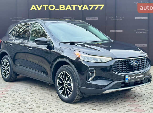 Черный Форд Эскейп, объемом двигателя 2.49 л и пробегом 2 тыс. км за 27600 $, фото 1 на Automoto.ua