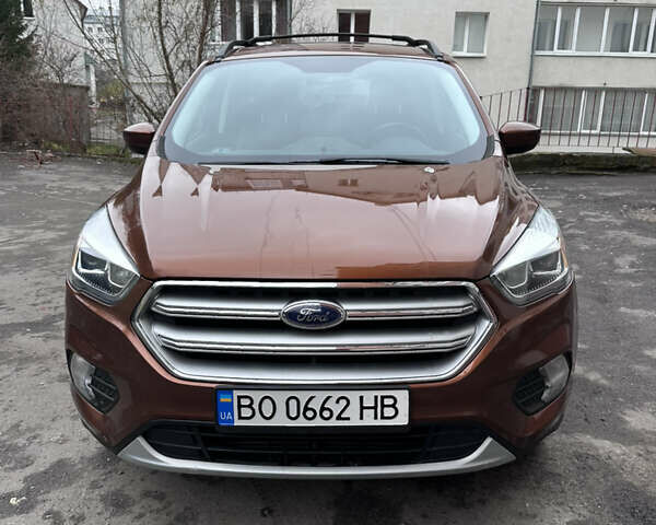 Коричневый Форд Эскейп, объемом двигателя 2 л и пробегом 118 тыс. км за 15900 $, фото 1 на Automoto.ua
