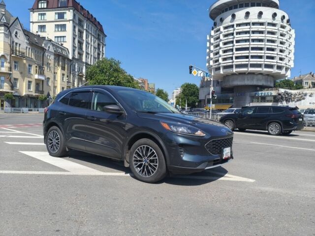 Червоний Форд Ескейп, об'ємом двигуна 2 л та пробігом 125 тис. км за 21900 $, фото 1 на Automoto.ua