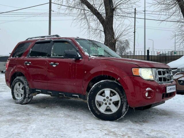 Красный Форд Эскейп, объемом двигателя 3 л и пробегом 224 тыс. км за 7790 $, фото 1 на Automoto.ua