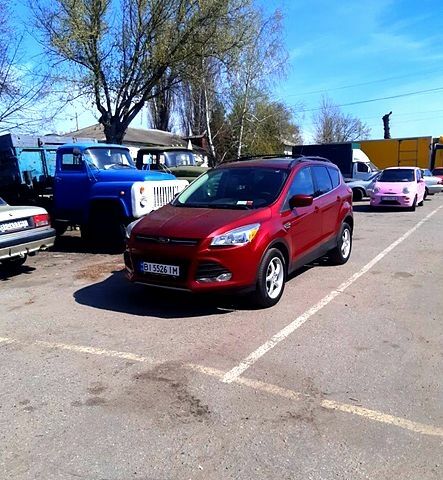 Червоний Форд Ескейп, об'ємом двигуна 2 л та пробігом 350 тис. км за 10000 $, фото 1 на Automoto.ua