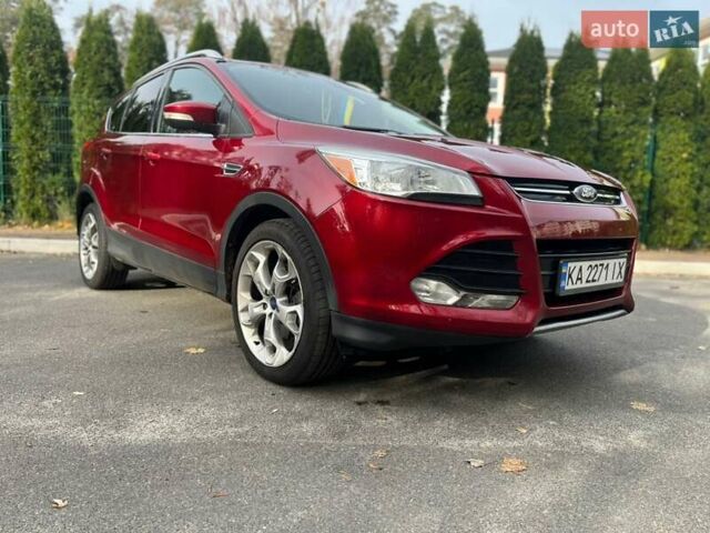 Красный Форд Эскейп, объемом двигателя 2 л и пробегом 148 тыс. км за 13250 $, фото 1 на Automoto.ua