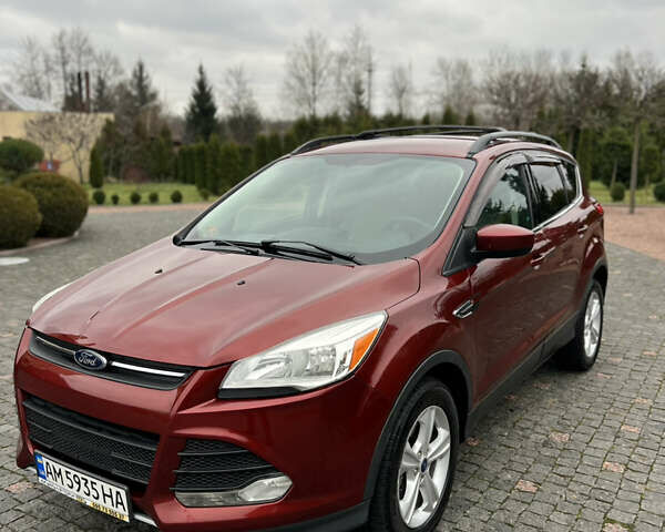 Красный Форд Эскейп, объемом двигателя 2 л и пробегом 206 тыс. км за 9500 $, фото 1 на Automoto.ua
